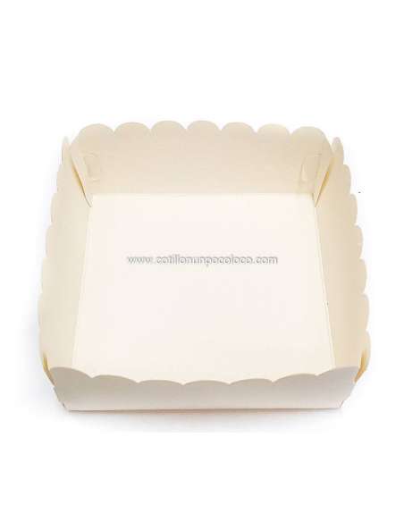 BANDEJITAS CARTULINA BLANCA CON ONDAS 12 x 12