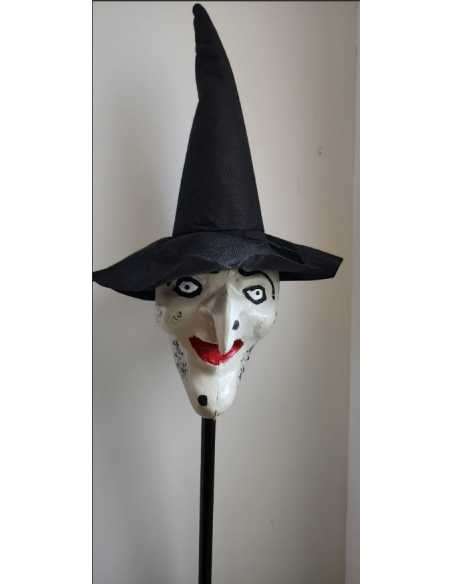 CABEZA DE BRUJA CON PALO Y GORRO